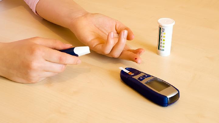 糖尿病人的饮食原则是什么 糖尿病病人应积极管理坏胆固醇