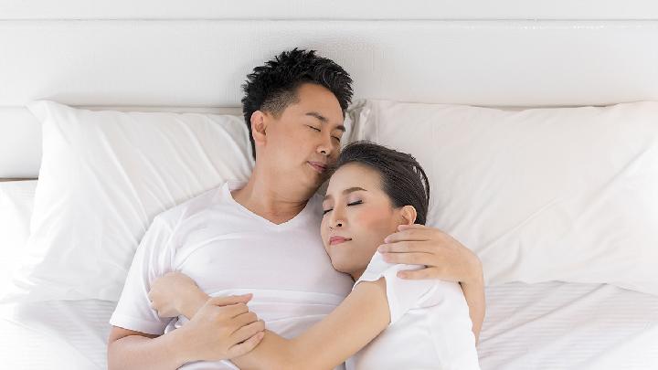 睡觉枕头高会影响性能力吗？枕头高度与性能力的关系是什么