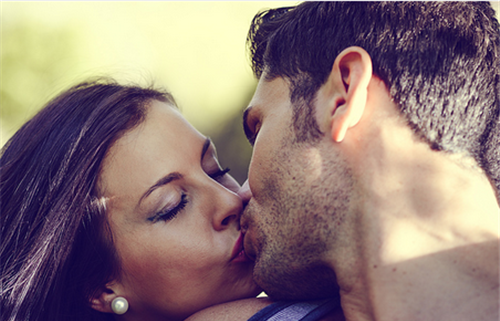 为什么女性潜意识希望被强吻？房事有关的九大心理分享