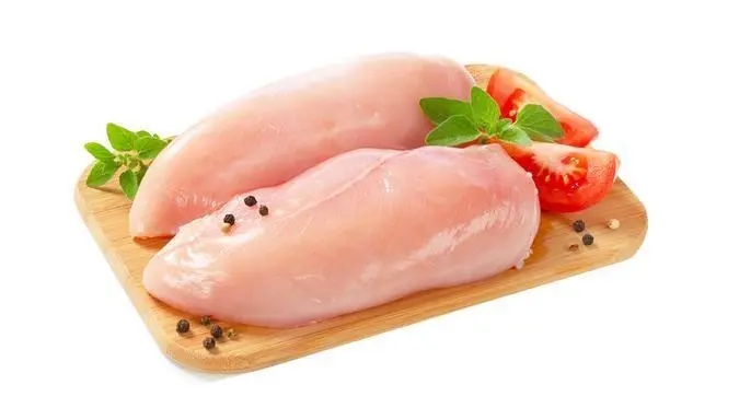 煎鸡胸肉热量是多少？煎鸡胸肉的做法