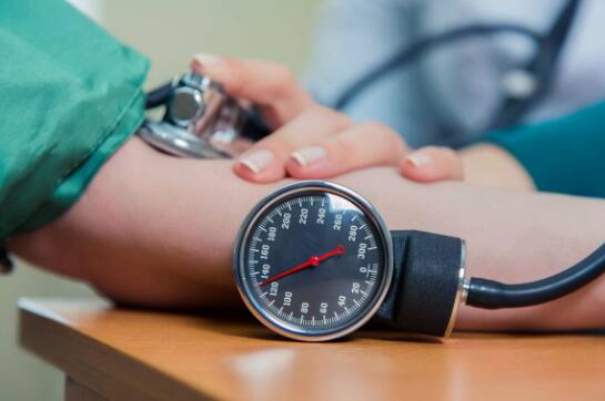 何为高血压？平时吃什么有助于降血压