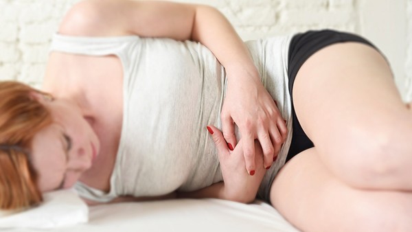卵巢早衰的原因都有哪些？女人长期熬夜易卵巢早衰