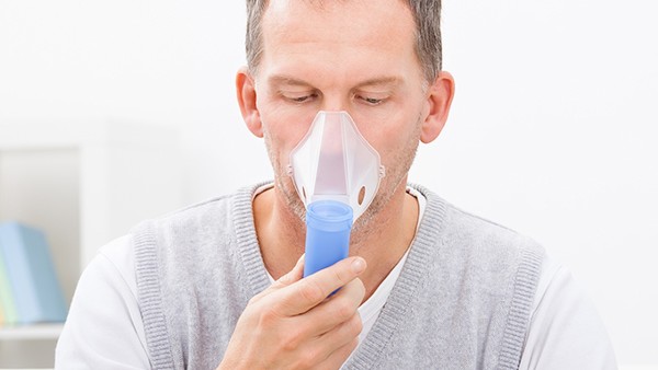 慢阻肺是用呼吸机还是制氧机好呢？制氧机对慢阻肺的作用