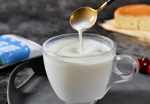 睡前喝牛奶减肥吗 过敏能不能喝牛奶