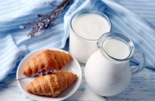 喝牛奶容易上火吗 乳糖不耐受可以改善吗